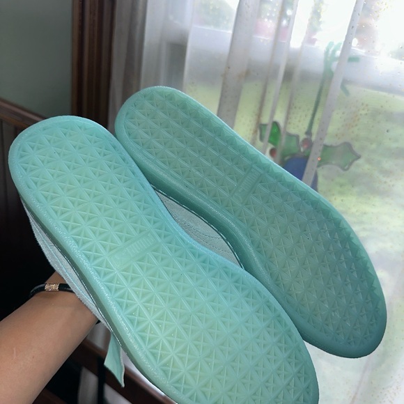 Puma Suede Heart Bow Sneaker - Picture 5 of 7